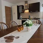 شقة Ljudmila Sveti Anton (Krk)