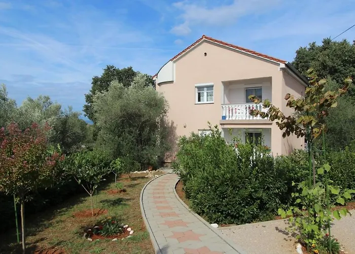 Ljudmila Апартаменты Sveti Anton (Krk)