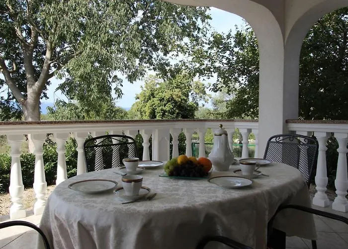 Ljudmila Апартаменты Sveti Anton (Krk)
