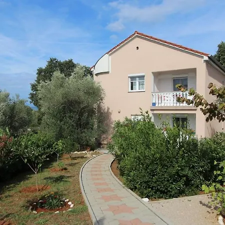 Ljudmila Apartman Sveti Anton