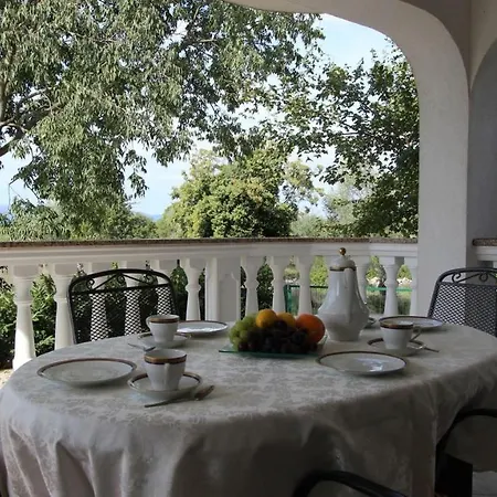 Ljudmila Apartman Sveti Anton