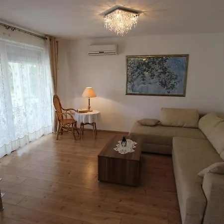 Ljudmila Apartman *